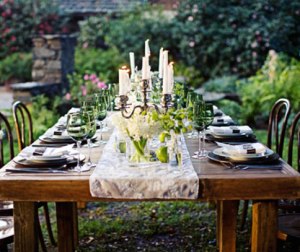 \"dinner-party-table-setting\"